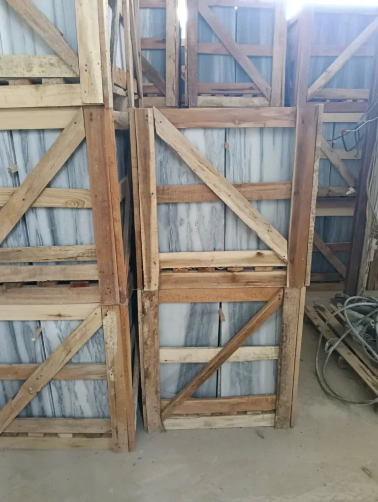 Đá trắng Quỳ Hợp đóng kiện gỗ
