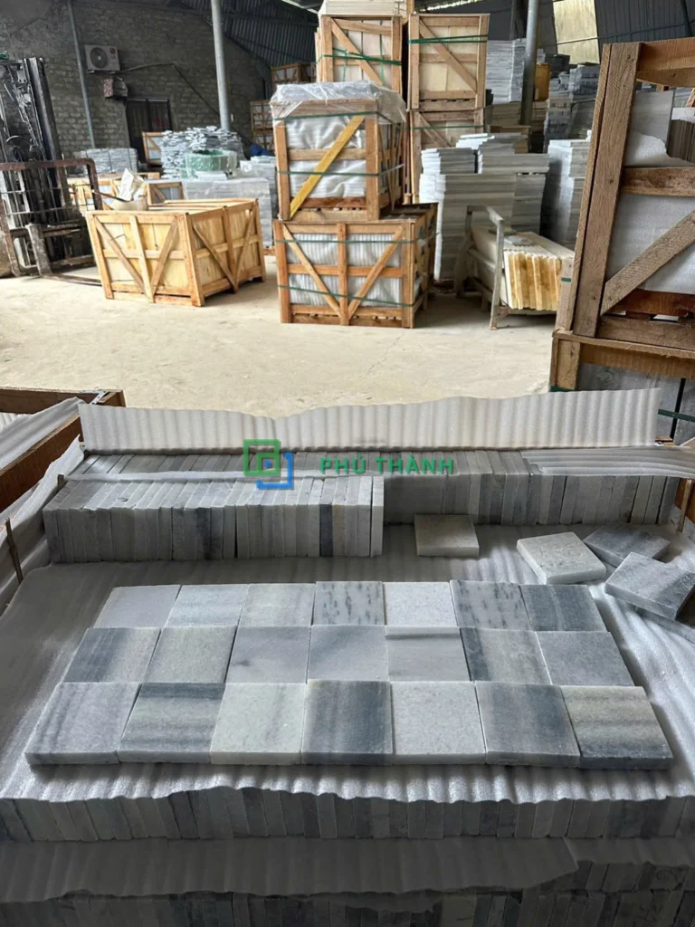 Bãi đá sọc Quỳ Hợp tại xưởng