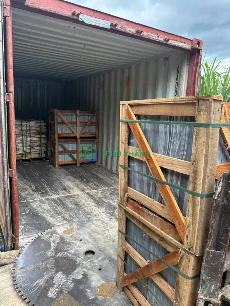Container đóng hàng đá Quỳ Hợp
