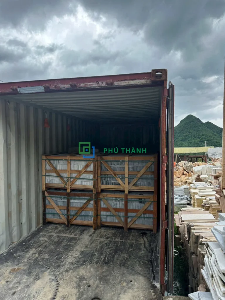 Container nhận hàng đá Quỳ Hợp