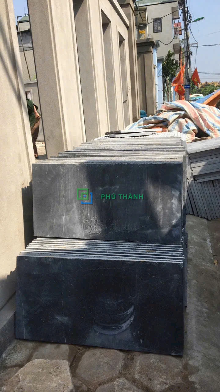 Đá đen mài bóng tấm lớn xếp kiện