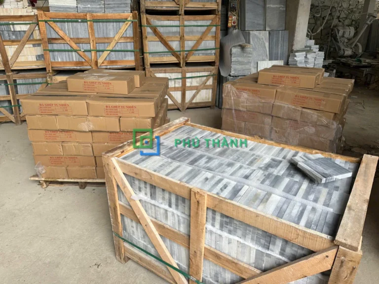 Kiện đá sọc xám Quỳ Hợp tại xưởng