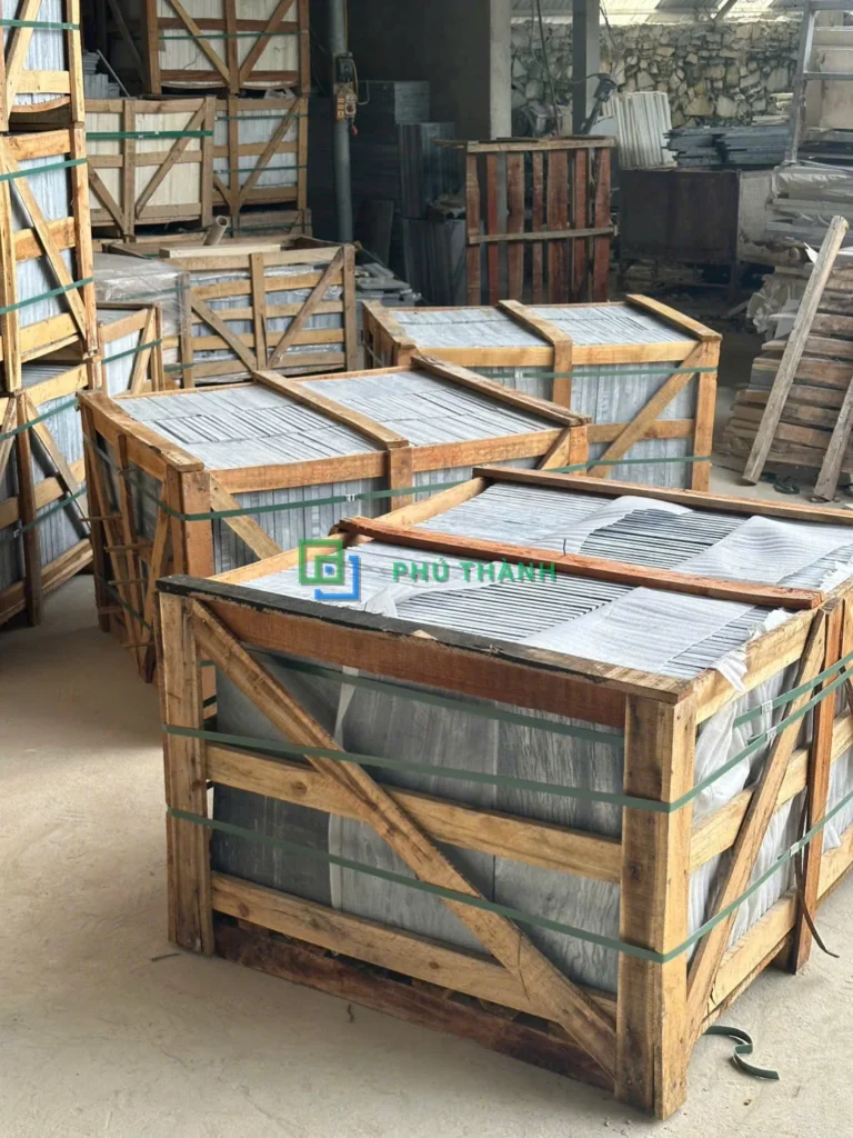 Kiện gỗ đá Quỳ Hợp tại xưởng