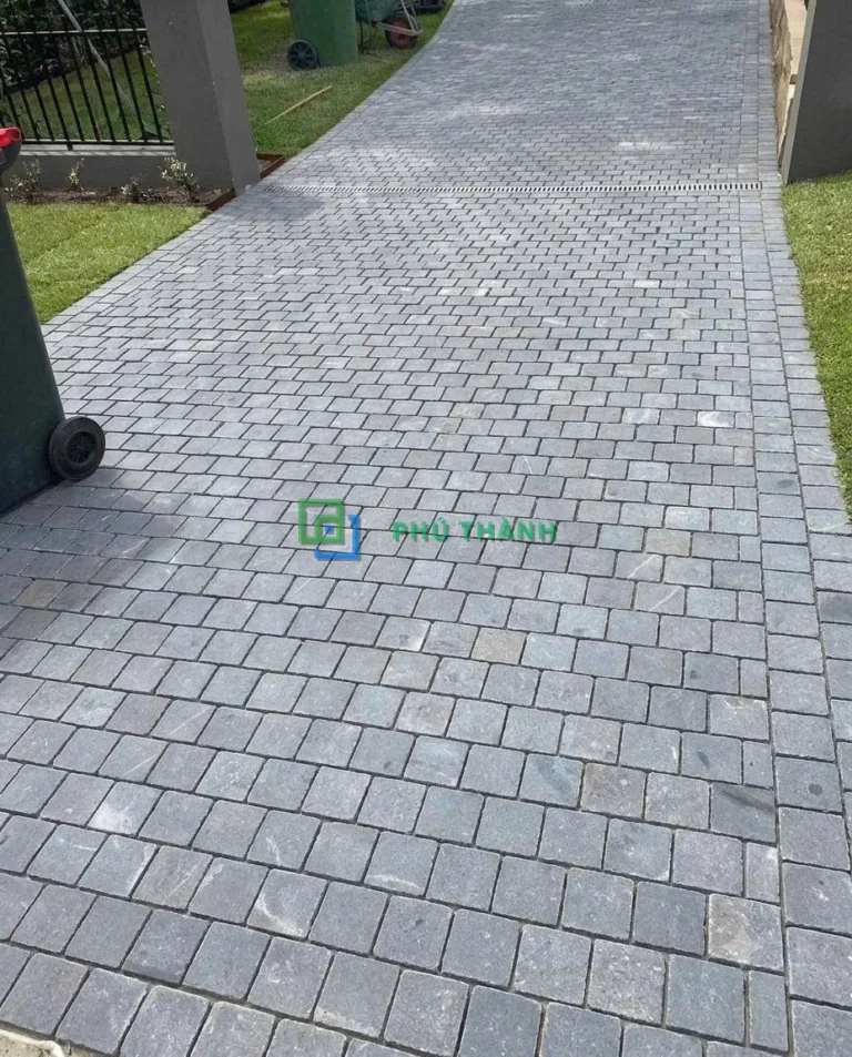 Lối xe lát đá granite cubic