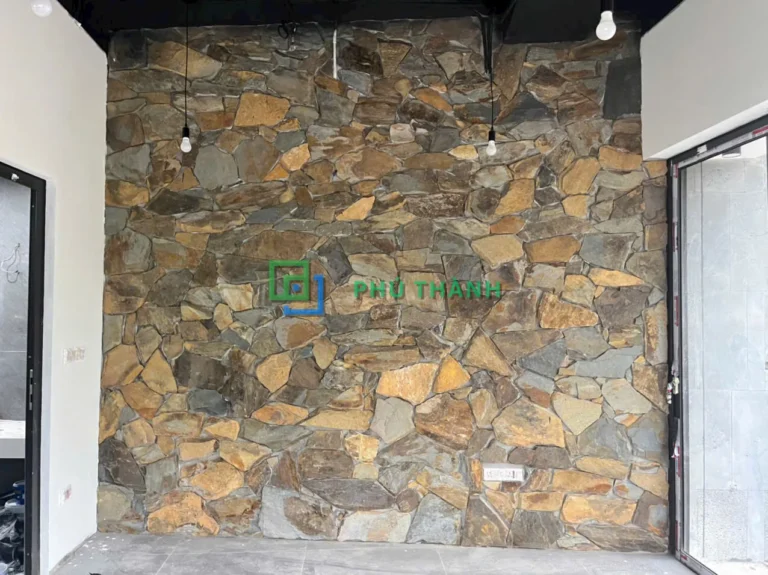 Tường đá rối ghép trong nhà